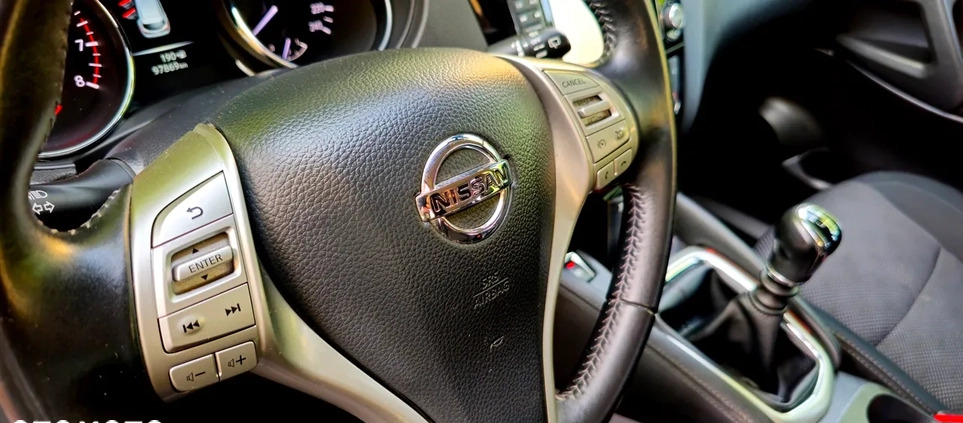 Nissan Qashqai cena 61900 przebieg: 97700, rok produkcji 2017 z Elbląg małe 667